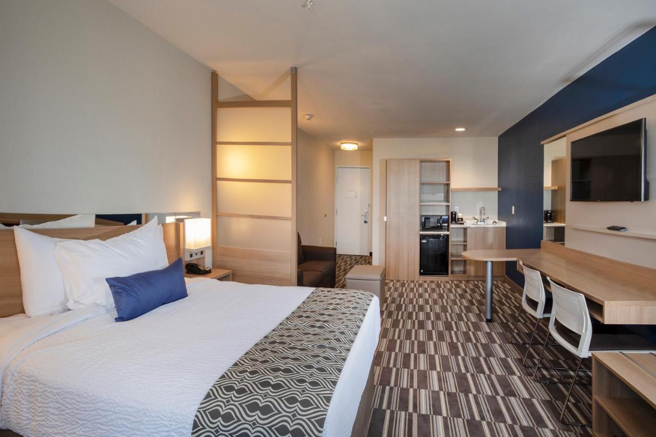 Microtel Inn & Suites By Wyndham Loveland Exterior photo