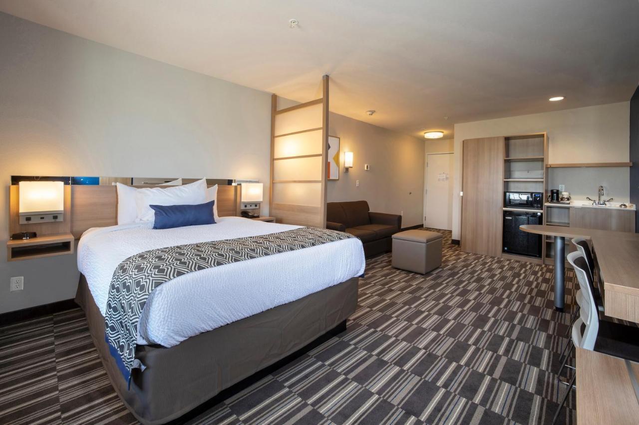 Microtel Inn & Suites By Wyndham Loveland Exterior photo