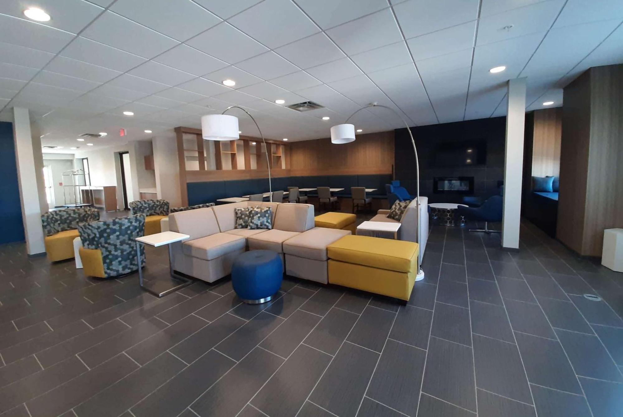 Microtel Inn & Suites By Wyndham Loveland Exterior photo